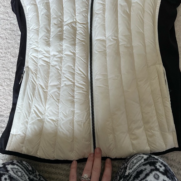 womens vest - Picture 4 of 6